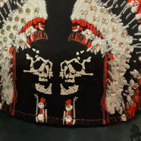 Used - Picture 2 of 6